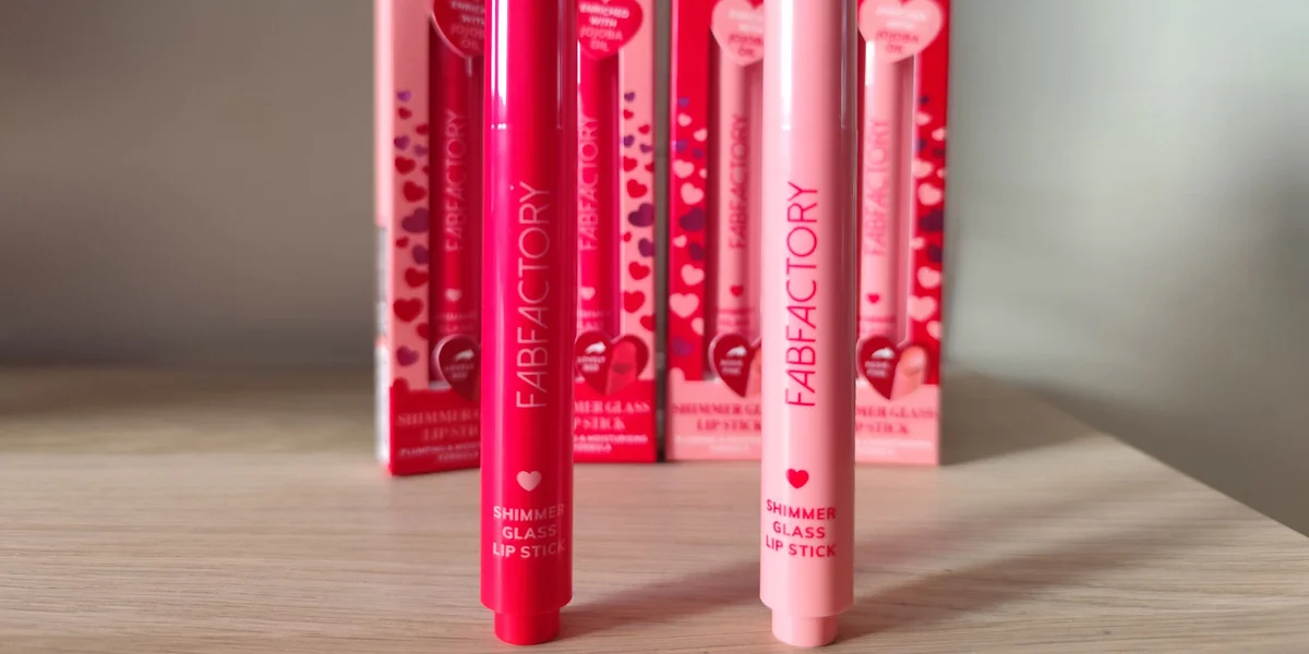 Бальзамы для губ Shimmer Glass Lip Stick от FabFactory: идеальный выбор на День Святого Валентина