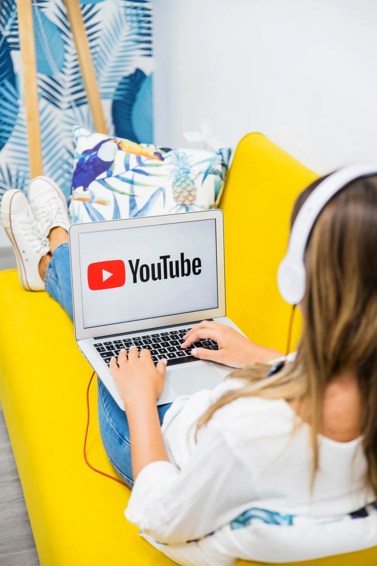 Почему молодежь выбирает YouTube вместо традиционного телевидения