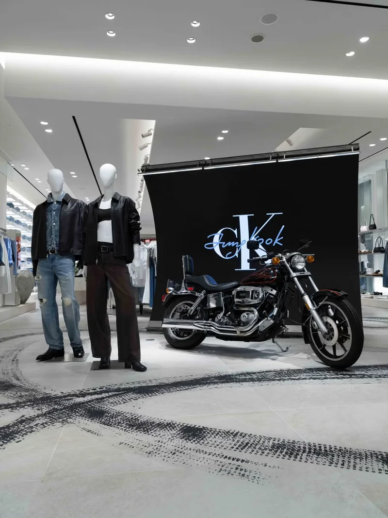 Джун Кук отмечает свое сотрудничество с Calvin Klein в Токио